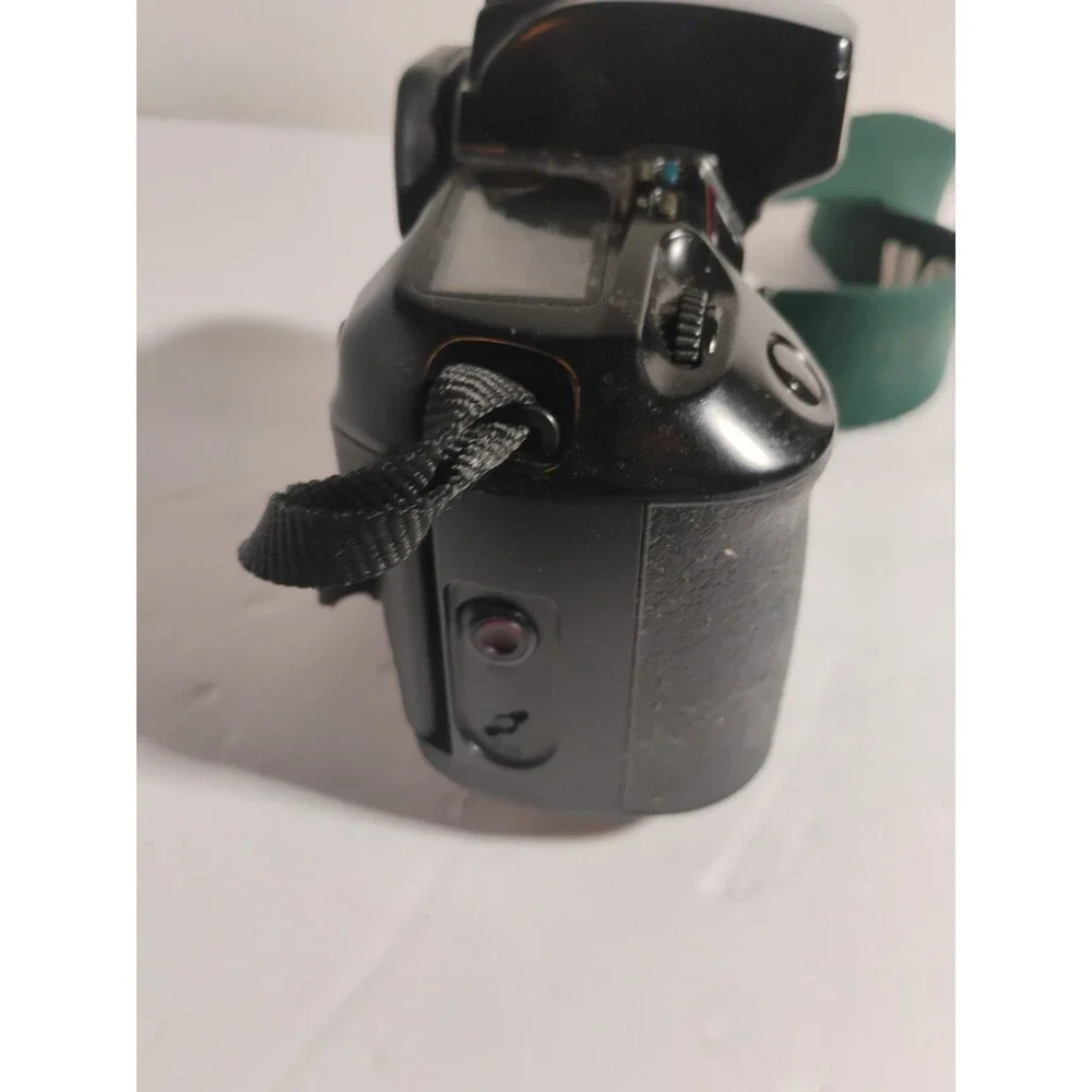 Canon Camera EOS Elan 35mm SLR Film Body Only EF Mount Untested No Battery Parts